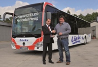 Konstantinos Tsiknas, head of sales at Mercedes-Benz Buses and Coaches in Germany and Uwe Lücke, MD of Lücke-Reisen 