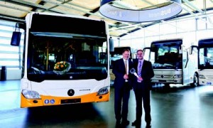 HEAG mobiBus director accepts the 1,000th Euro 6 Citaro from Head of Sales, Ulrich Piotrowski