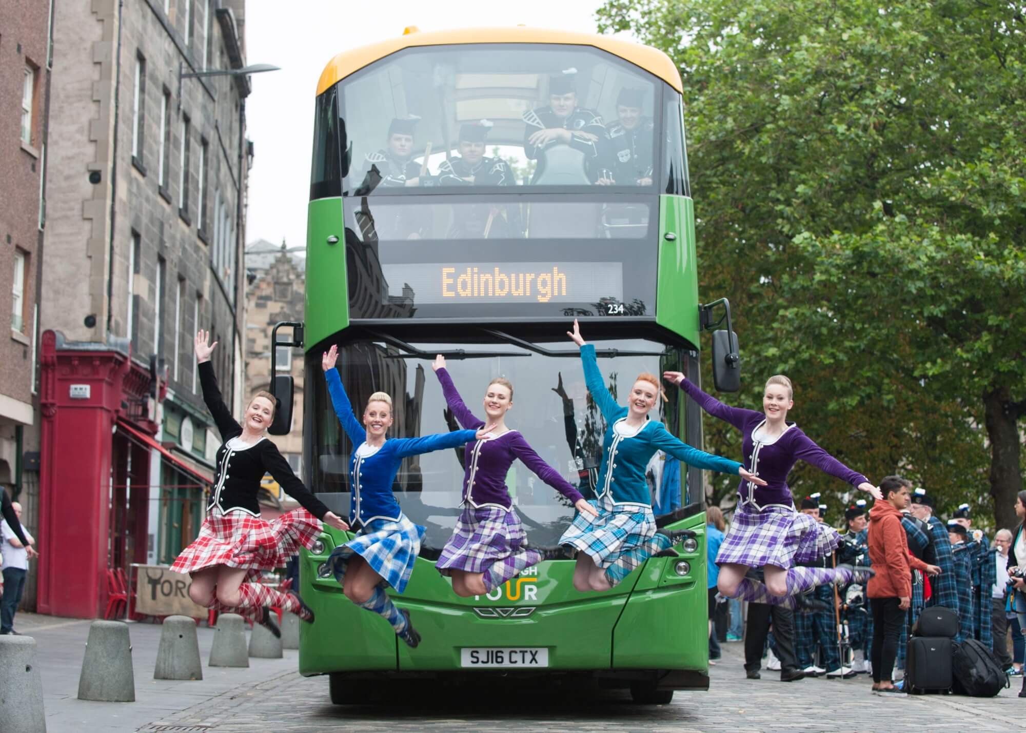 Lothian Buses unveils new fleet for its Edinburgh Bus Tour service (2)