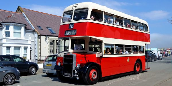 Looking very smart was this Stockport Corporation East Lancs-bodied Leyland PD2/40 dating from 1965. CHRIS NEWTON