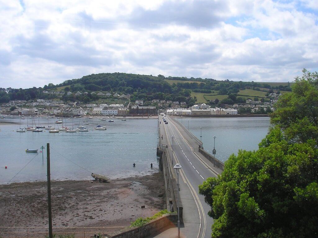 Shaldon Bridge over the river Teign now has a 3 tonne weight rrestriction. Barry Lewis Wikimedia Commons
