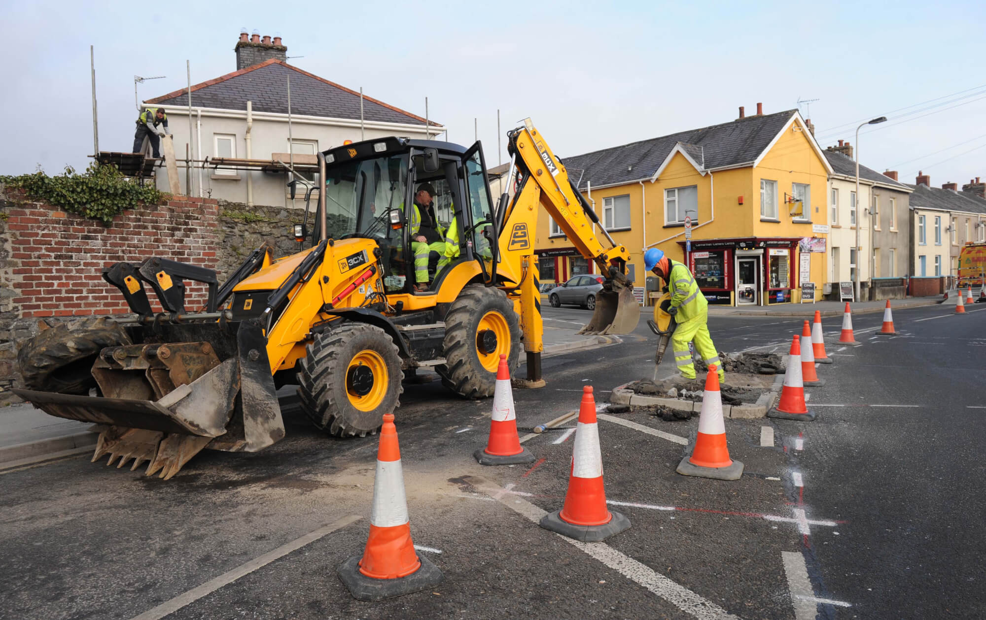 Roadworks on St Catherine Street ,Carmarthen.Pic Jeff Connell 31/01/11