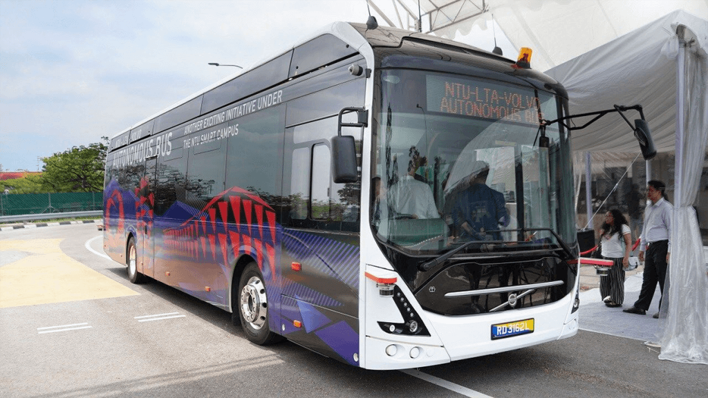 World S First Full Size Autonomous Electric Bus Cbw