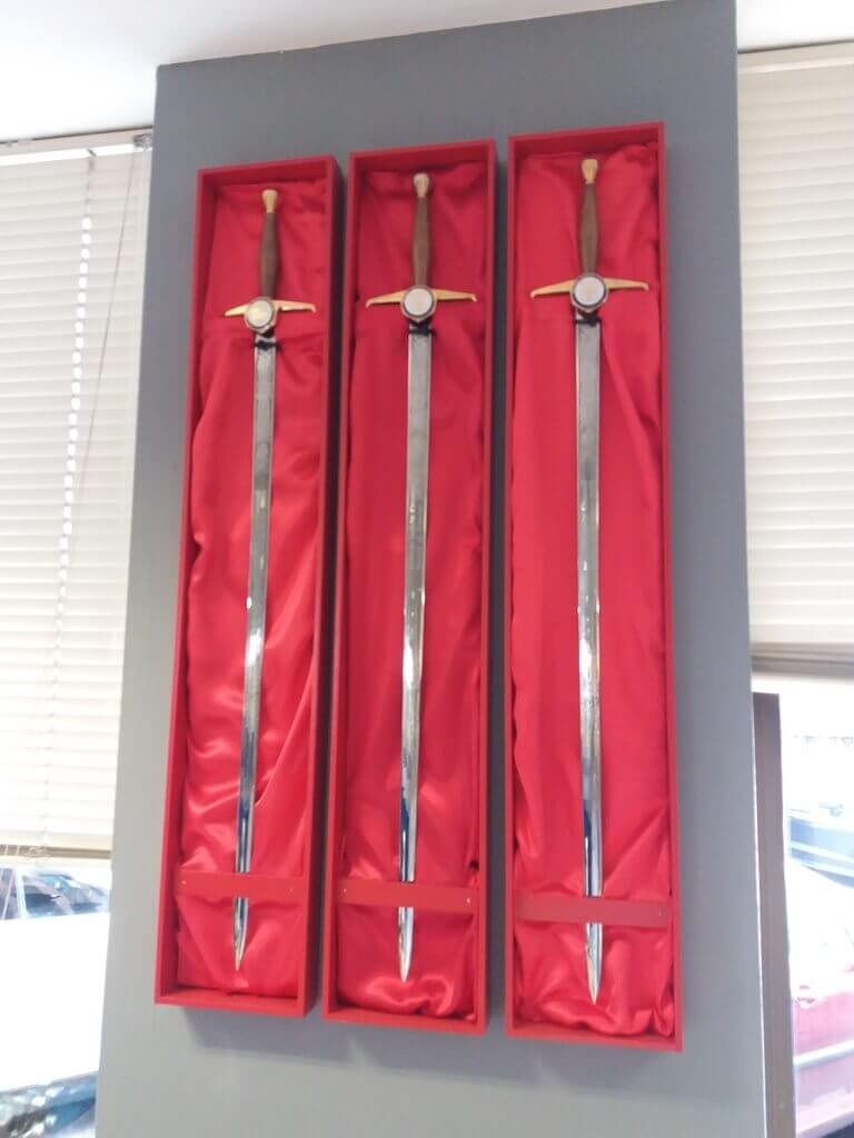 3 swords of honour (3)