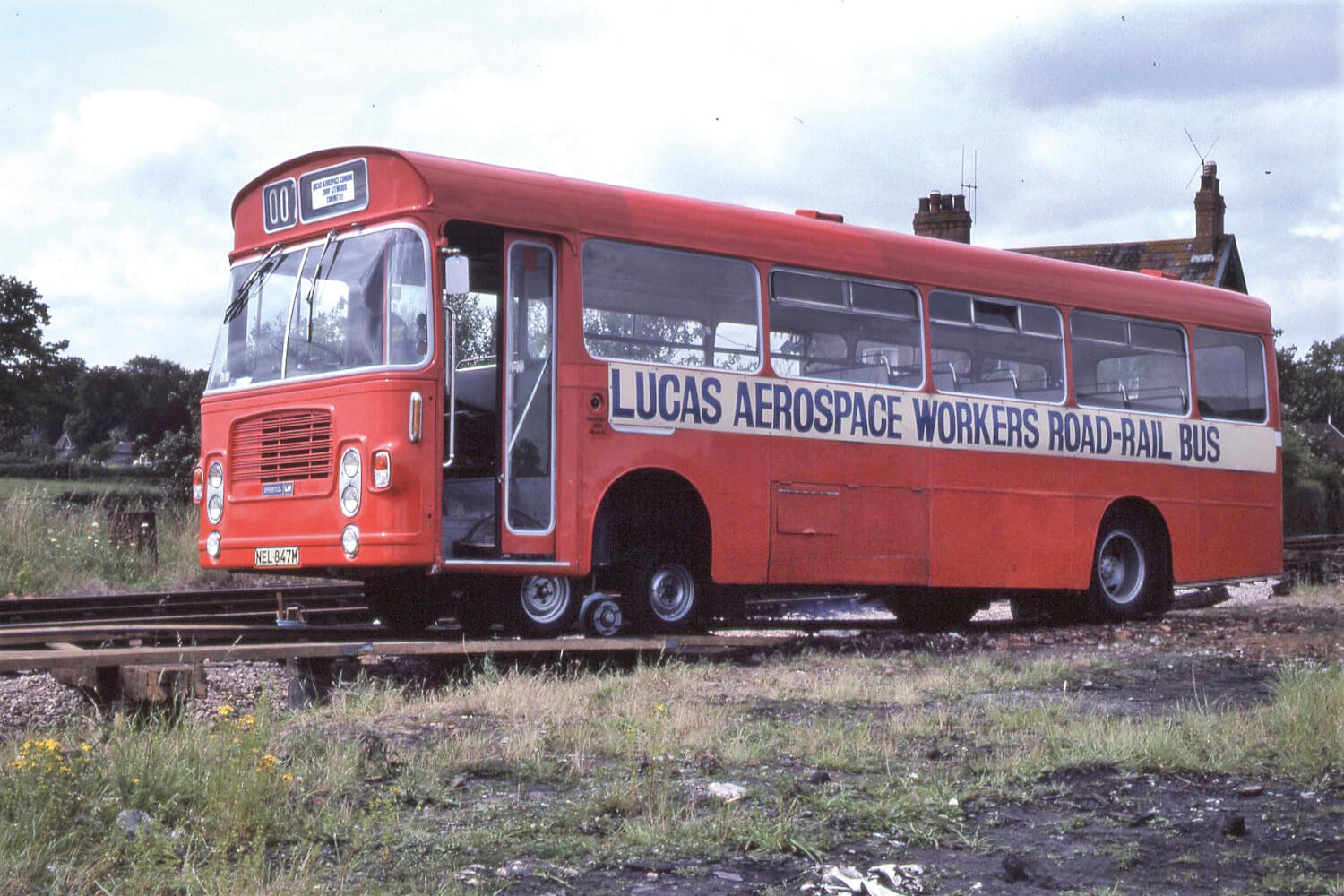 2. Lucas Aerospace Workers Road Rail Bus, Bishops Lydeard WSR 27.7.1980 CC BY-SA.3.0