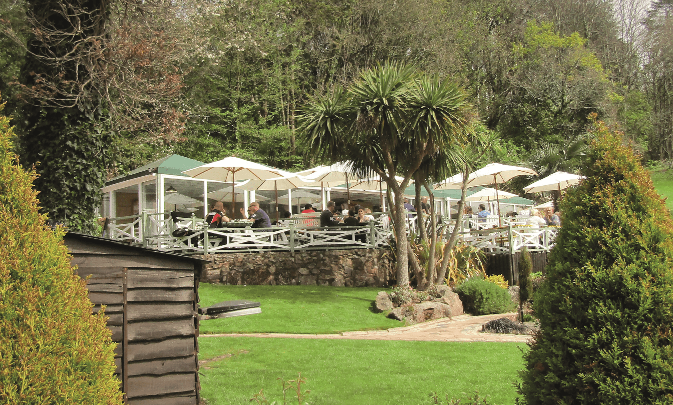 Rose Garden Tea Room, Cockington. KOLFORN via WIKIMEDIA COMMONS CC BY-SA 2.0