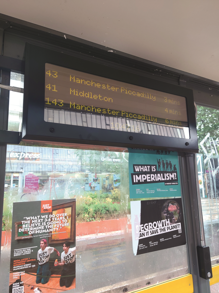 More digital real-time information displays tested in Manchester - CBW