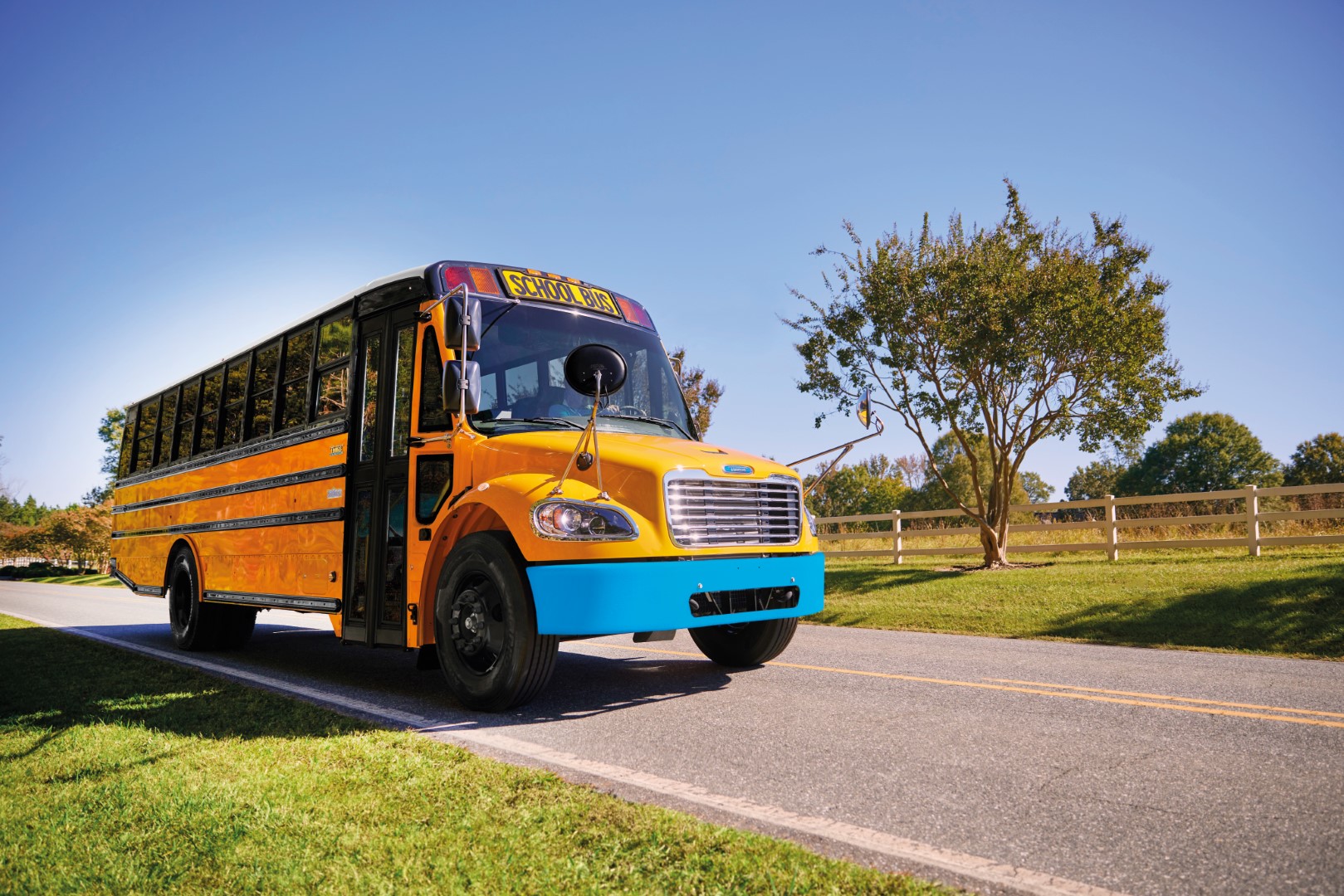 Daimler Truck-Marke Thomas Built Buses präsentiert die 2. Generation des batterielektrischen Schulbusses JouleyDaimler Truck brand Thomas Built Buses launches second-generation of battery-electric school bus Jouley