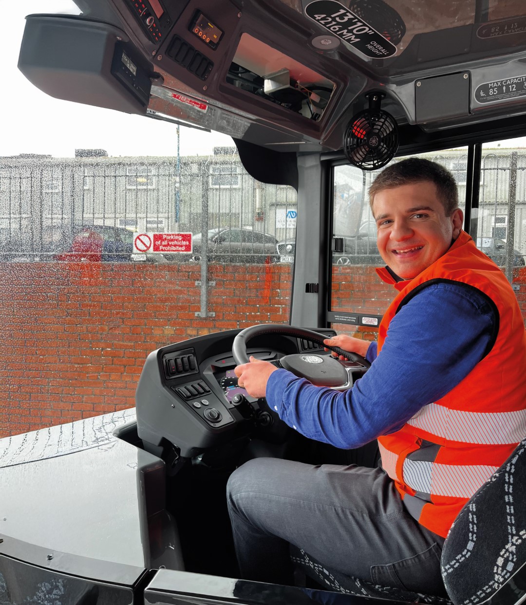 Peter Nathanial Transport Made Simple Flixbus (Large)