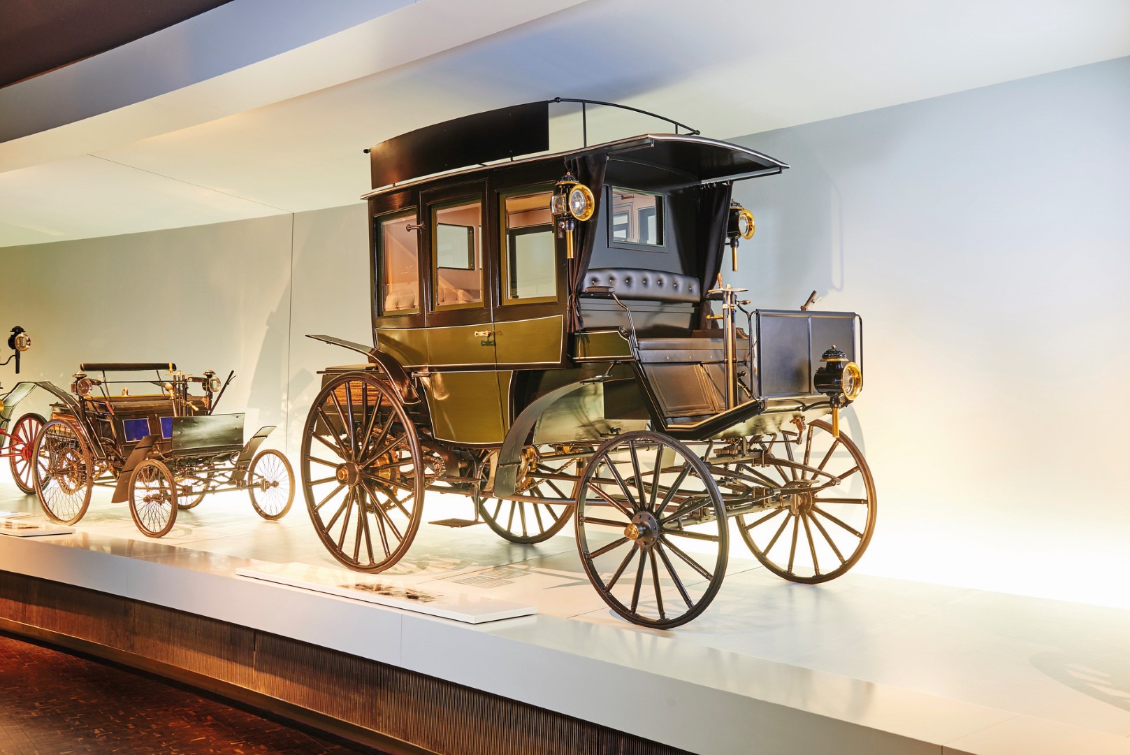 Vor 125 Jahren: erster Omnibus mit Verbrennungsmotor von Benz & Cie.
125 years ago: First bus with combustion engine from Benz & Cie.