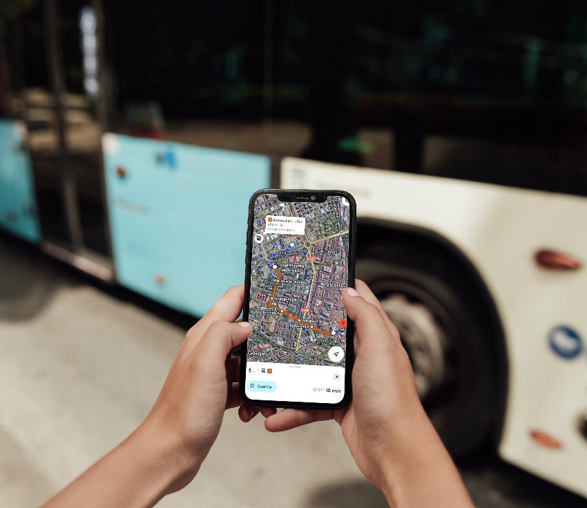 Optibus Control sends real-time service updates directly from the vehicle to apps and displays so passengers always have the most accurate, up-to-date information